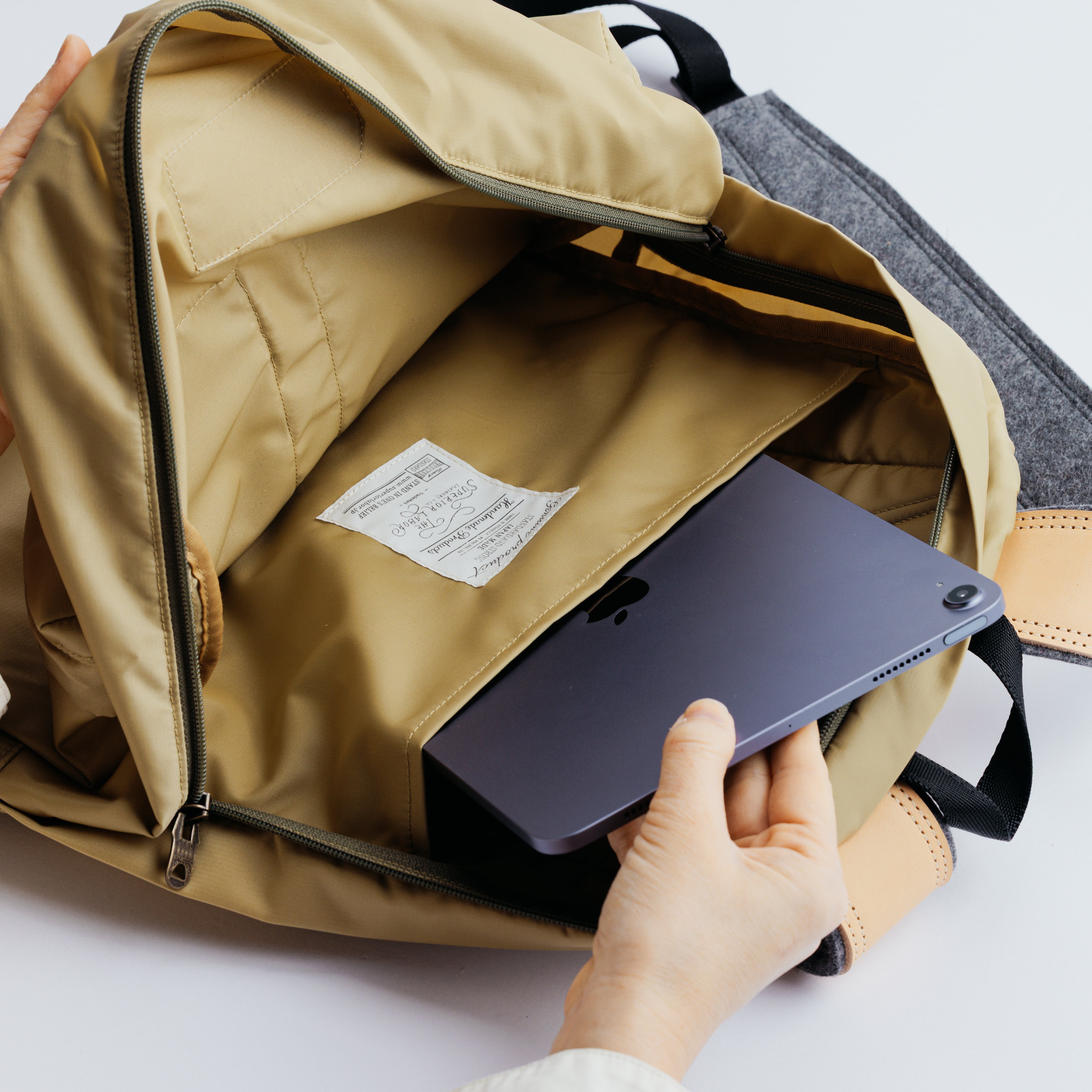 SL1700 TSL day bag