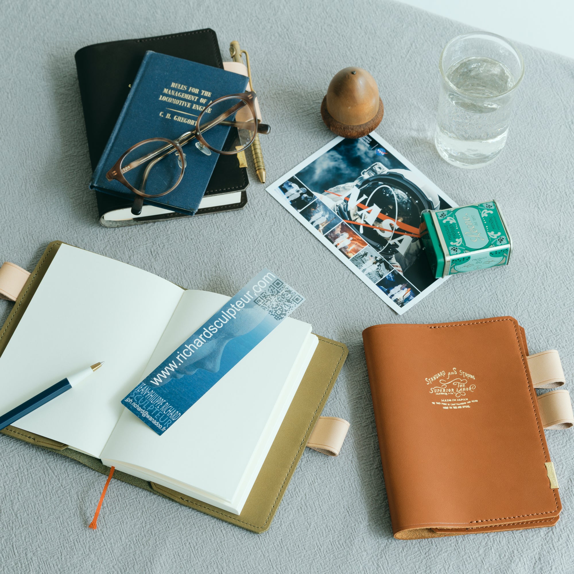 SL1752 note keeper/glove leather/A6