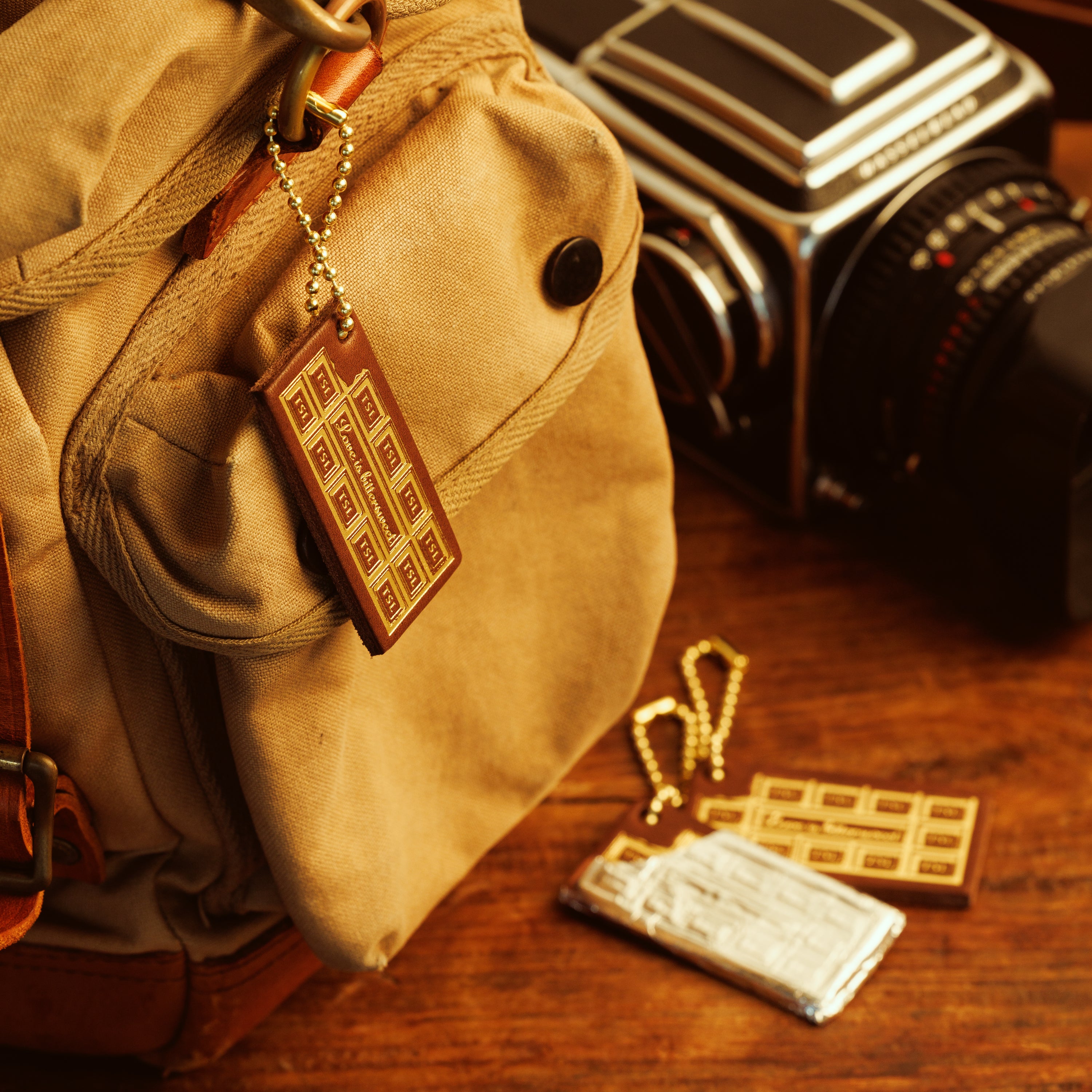 THE SUPERIOR LABOR Leather Tag - Chocolate