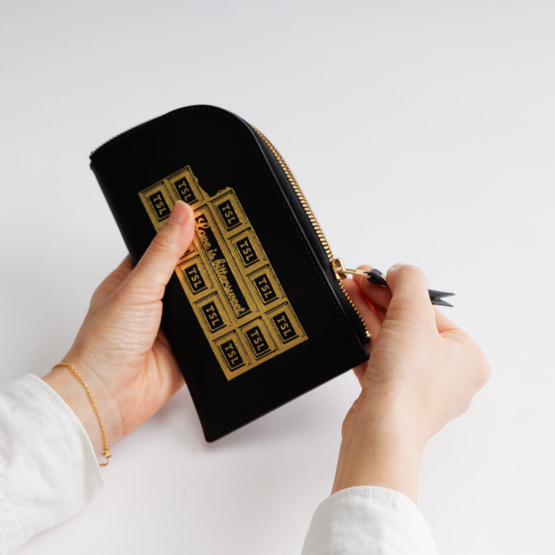 THE SUPERIOR LABOR Zip Case - Chocolate (2 colours)