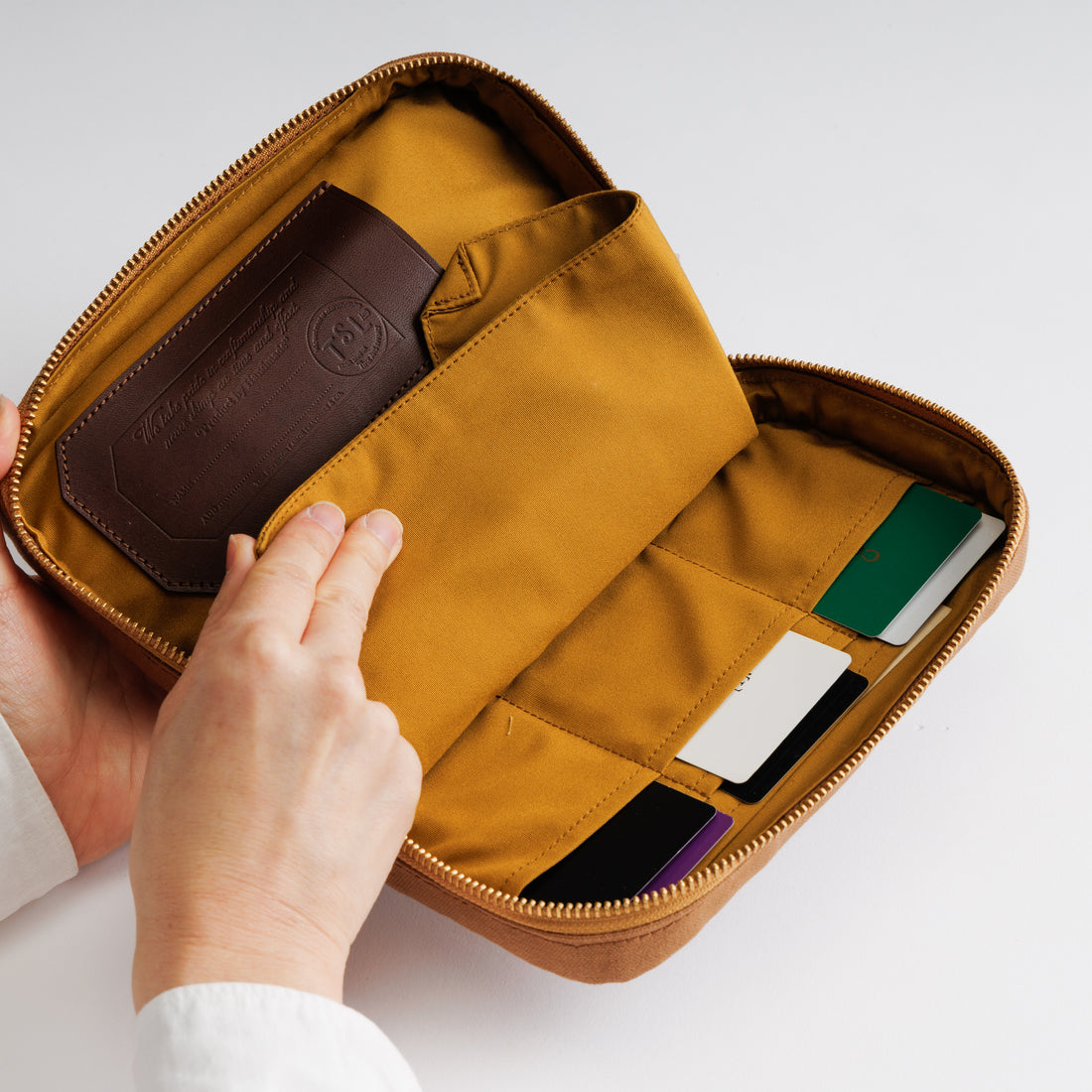 THE SUPERIOR LABOR Canvas Mission Case M (2 colours)