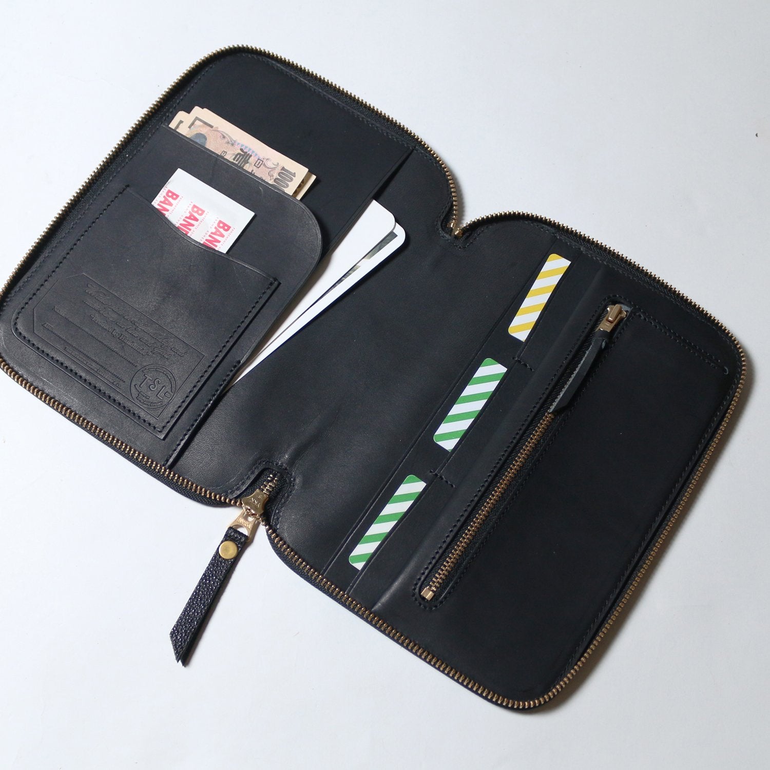 SL0312 KUROZAN zip organizer