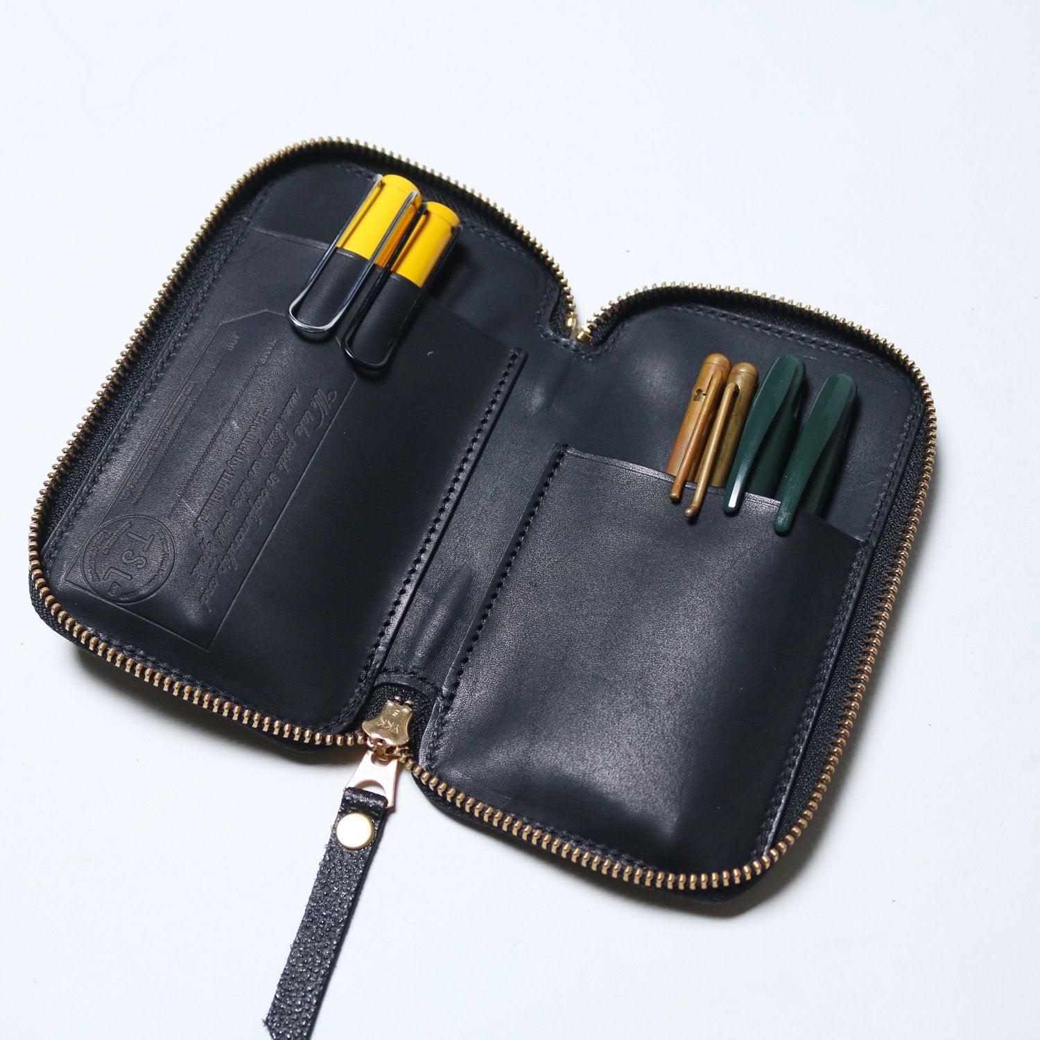 SL0316 KUROZAN zip pen case