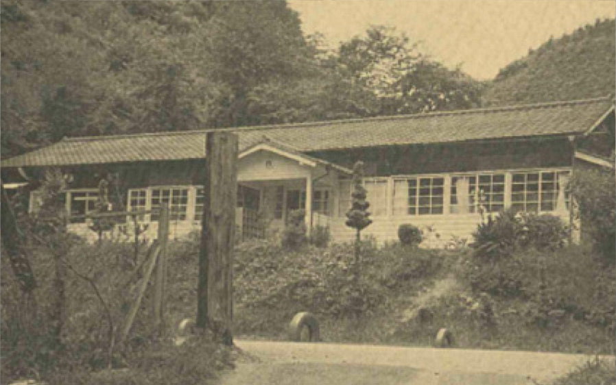 1949年に建てられた旧円城小学校加茂山分校